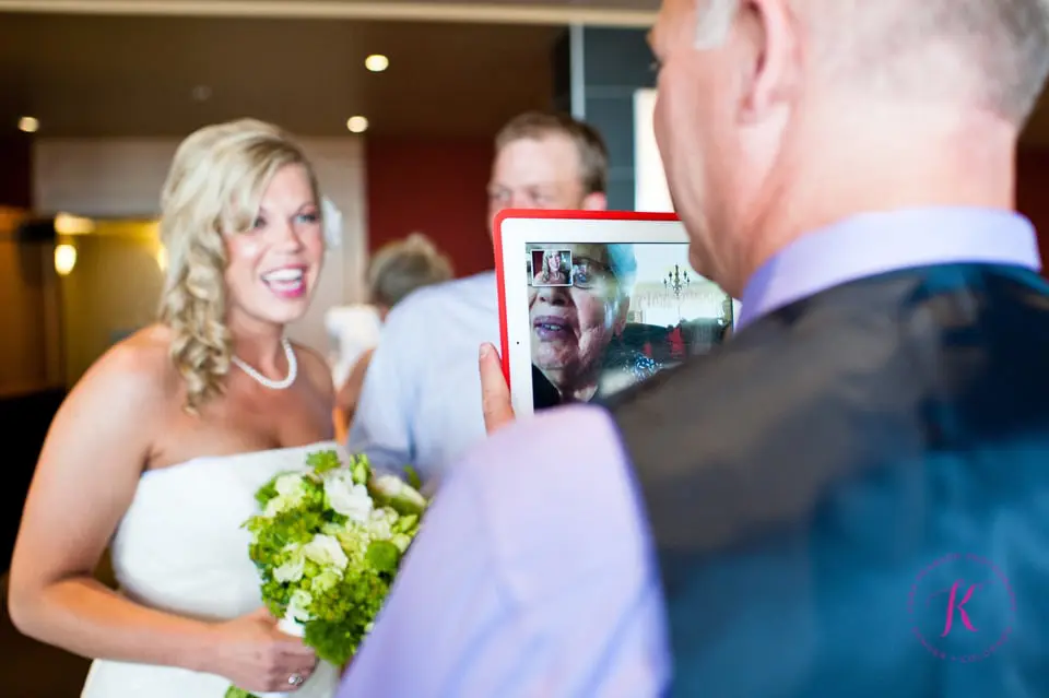ipad-at-wedding