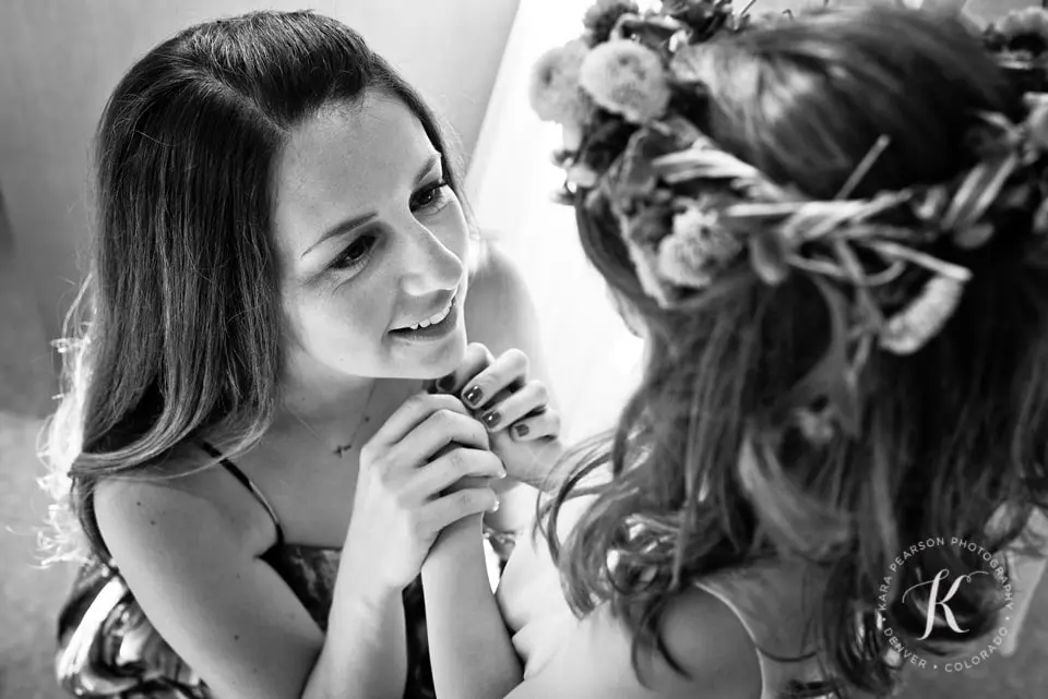 mom_with_flowergirl