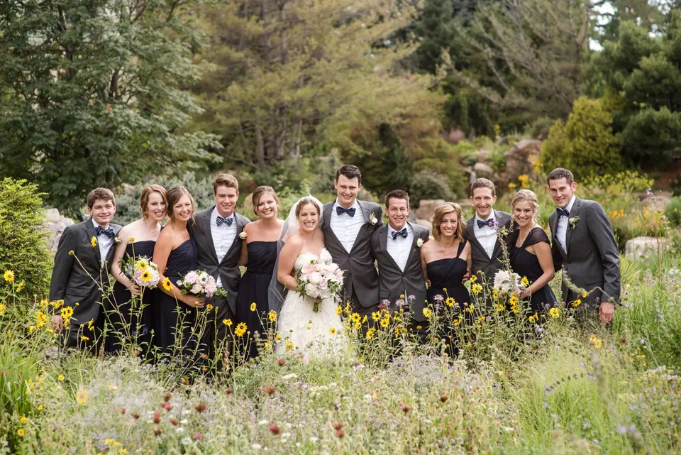 bridal_party_at_gardens