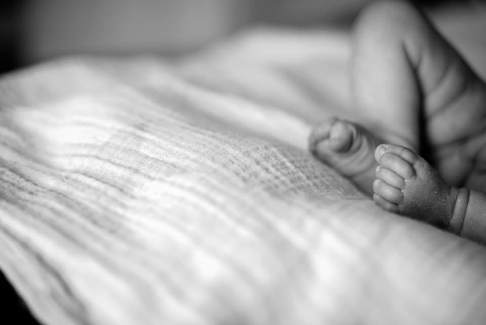 newborn baby feet details