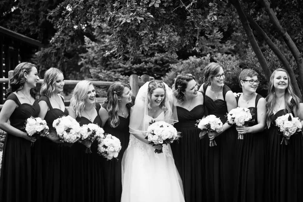 natural bridesmaid photo