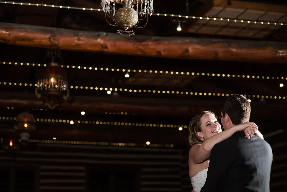 first dance with off camera flash