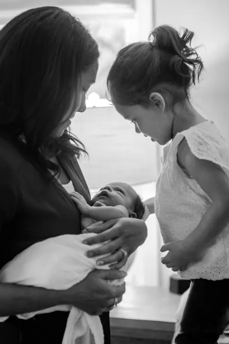 children with their mom